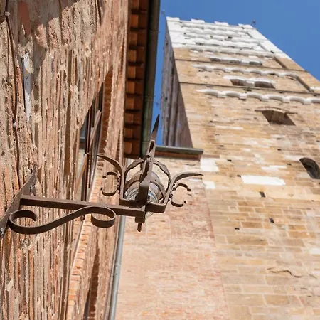 Casa Del Campanaro Centro Storico Di Dentro Le Mura Holiday home Lucca