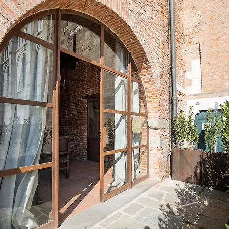 Casa Del Campanaro Centro Storico Di Dentro Le Mura Holiday home Lucca